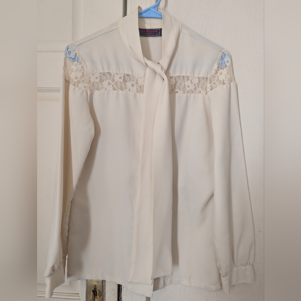 Vintage Le Monde by Ship N Shores top